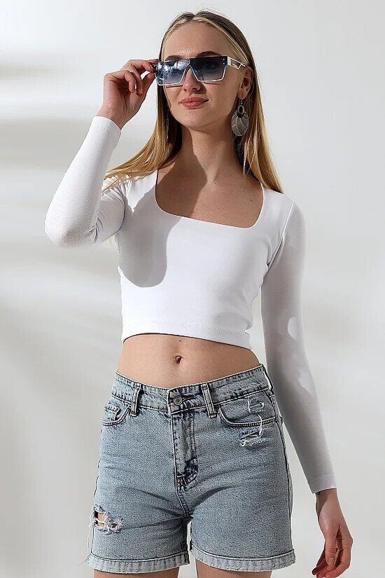 21650 Kare Yaka Crop Beyaz