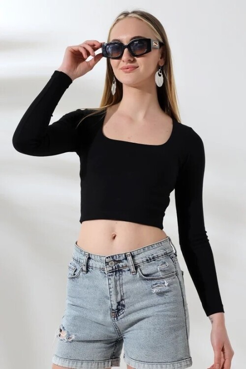 21650 Kare Yaka Crop Siyah