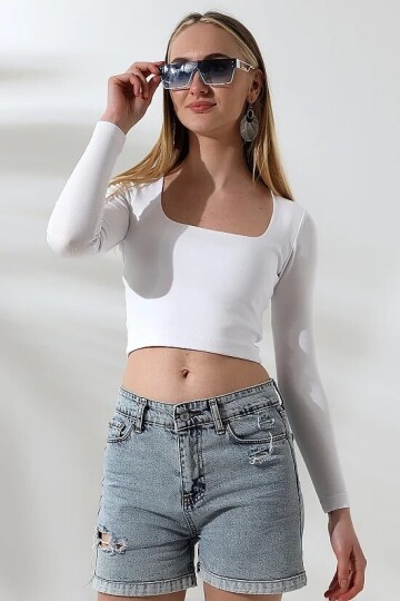 21650 Kare Yaka Crop Beyaz