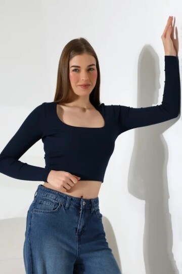 21650 Kare Yaka Crop Lacivert