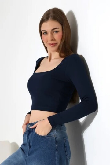 21650 Kare Yaka Crop Lacivert