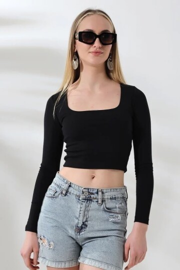 21650 Kare Yaka Crop Siyah